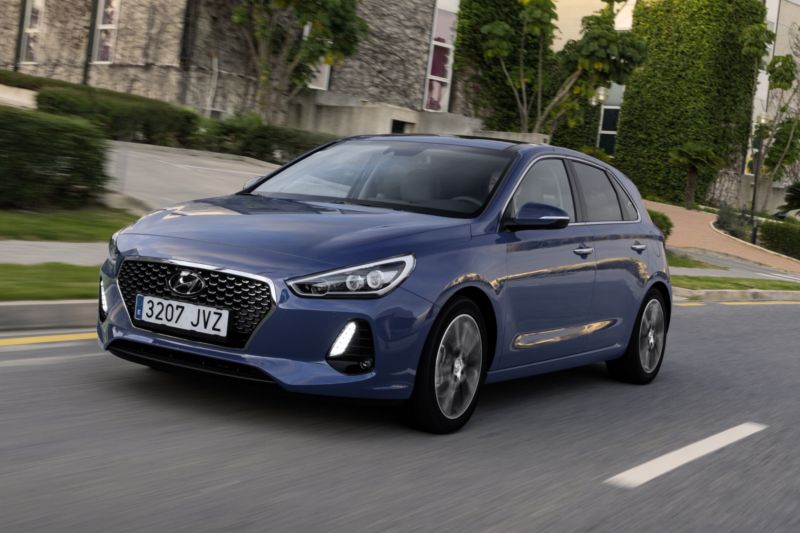 Elegantní, praktický a také bezpečný, to je model i30. Elegantní, praktický a také bezpečný, to je model i30.
