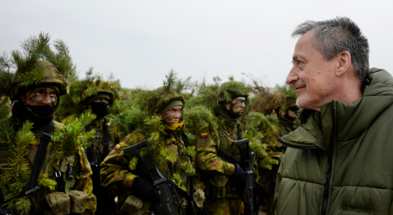 Česká armáda a Martin Stropnický. Česká armáda a Martin Stropnický.