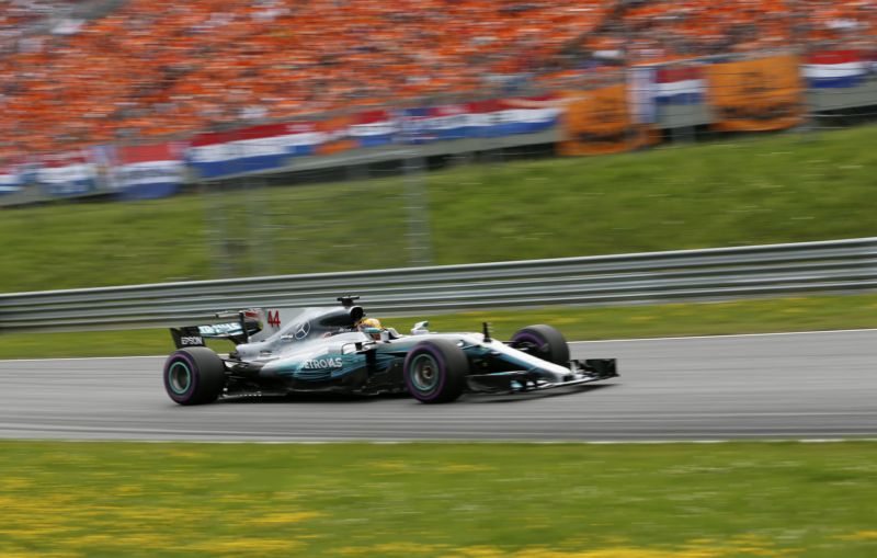 Lewis Hamilton chce zaútočit na vedení v šampionátu.