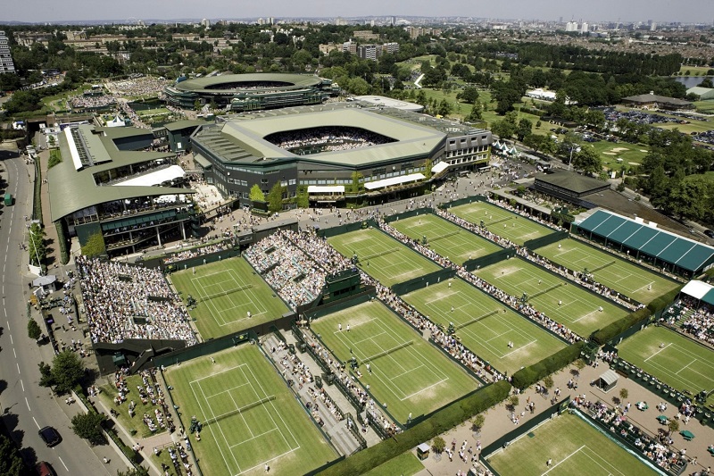 Areál ve Wimbledonu, kde se hraje nejprestižnější tenisový turnaj světa.