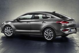Linie kupé dávají modelu i30 Fastback elegantní vzhled.