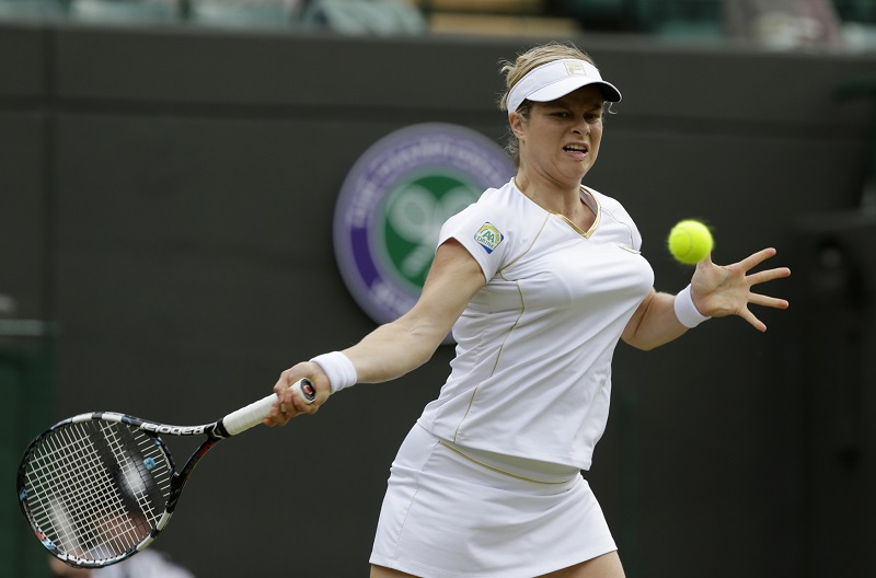 Bývalá světová jednička Kim Clijstersová se ve Wimbledonu představila v exhibici. Bývalá světová jednička Kim Clijstersová se ve Wimbledonu představila v exhibici.