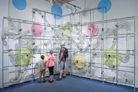 Potrubní pošta v Science center iQLandia a iQpark.