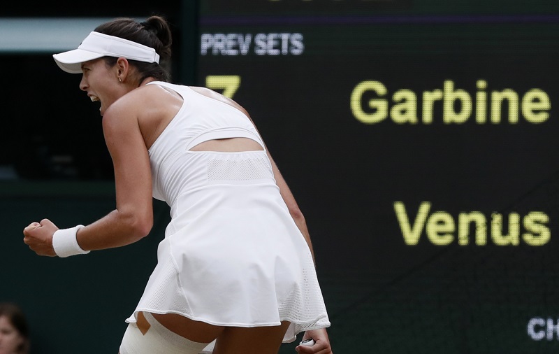 Španělka Garbiñe Muguruzaová poprvé vyhrála Wimbledon.