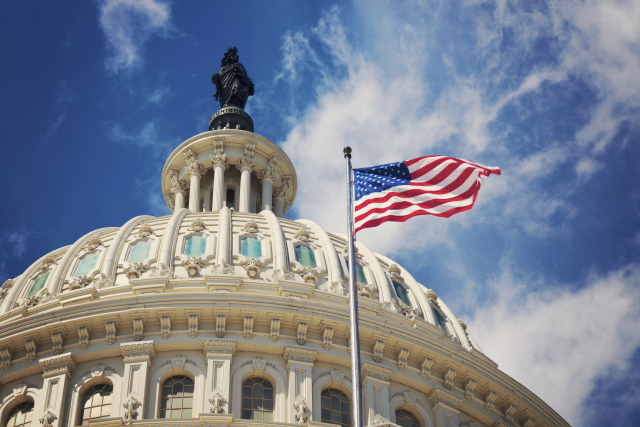 Kapitol Spojených států amerických ve Washingtonu, kde senát zasedá. Kapitol Spojených států amerických ve Washingtonu, kde senát zasedá.