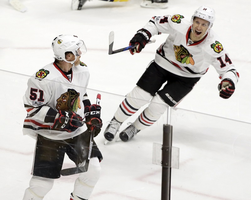 Hokejista Brian Campbell po sedmnácti letech ukončil kariéru v NHL (ilustrační foto)