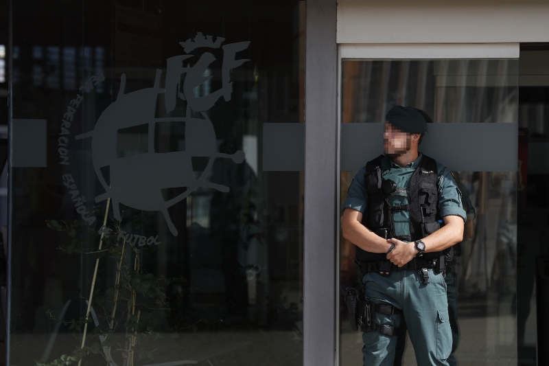 Policie zasahuje v sídle španělské fotbalové federace. 