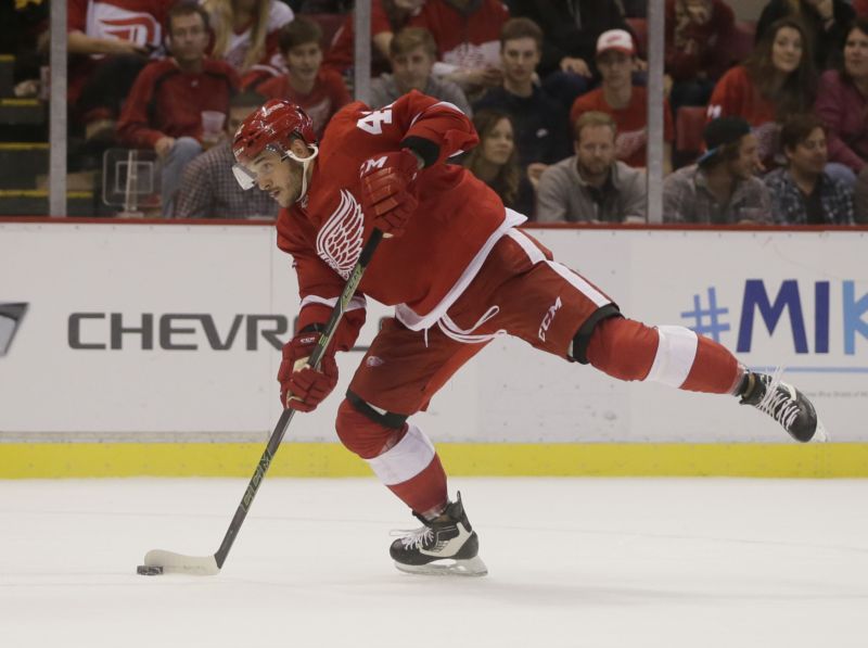 Hokejista Martin Frk v dresu Detroitu Red Wings. 
