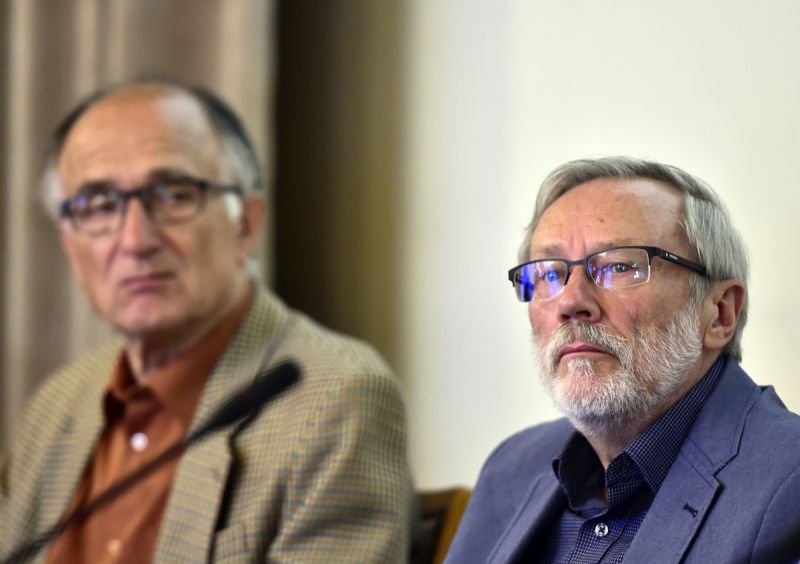 (Zprava) Bývalý ředitel Astronomického ústavu AV ČR a koordinátor projektu Petr Heinzel a vedoucí slunečního oddělení ústavu František Fárník.