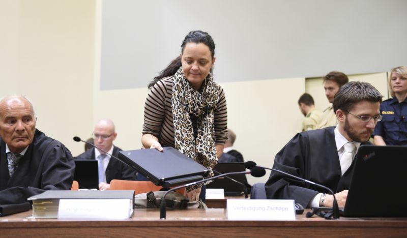Beate Zschäpeová u soudu. 