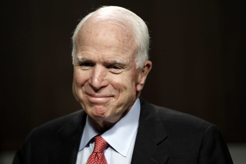 Republikánský senátor John McCain.