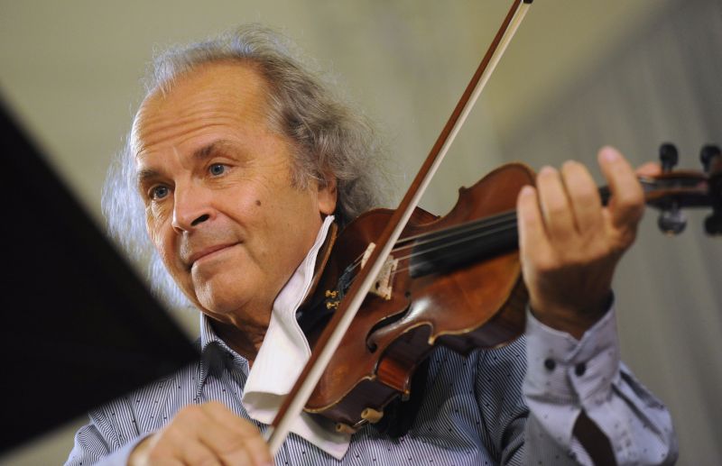 Houslista Václav Hudeček.