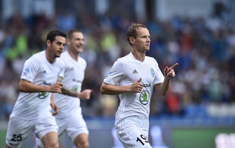 Jan Chramosta se raduje ze vstřeleného gólu do sítě Shamrock Rovers.