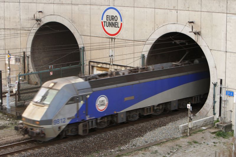 Společnost Eurotunnel provozuje spojení pod kanálem La Manche. 