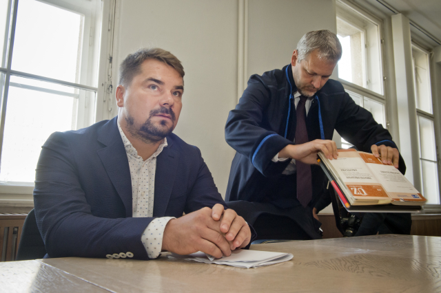 Marek Dalík (vlevo) a jeho obhájce Vlastimil Rampula.