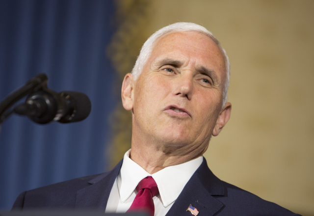 Rozhodující jednapadesátý hlas dodal viceprezident Mike Pence.