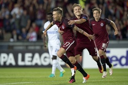Fotbalisté pražské Sparty Václav Kadlec (vlevo) a Martin Frýdek.
