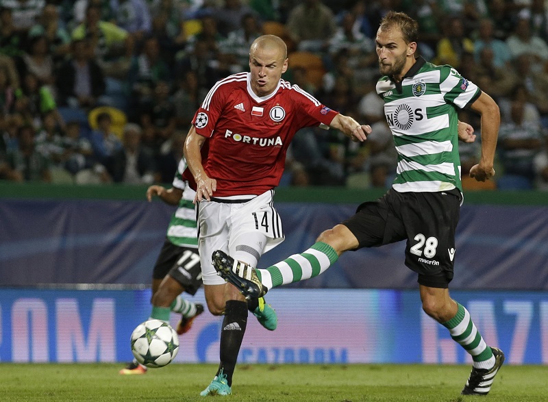 Český fotbalista Adam Hloušek (vlevo).