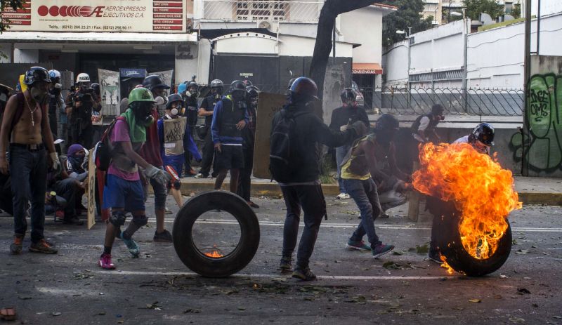 Protesty v Caracasu.