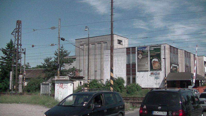 Takto vypadala železniční stanice před rekonstrukcí. Tehdy se jmenovala Vinohrady, v nové verzi nese zastávka jméno Predmestie.