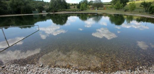 Většina přírodních koupališť je vhodná ke koupání.