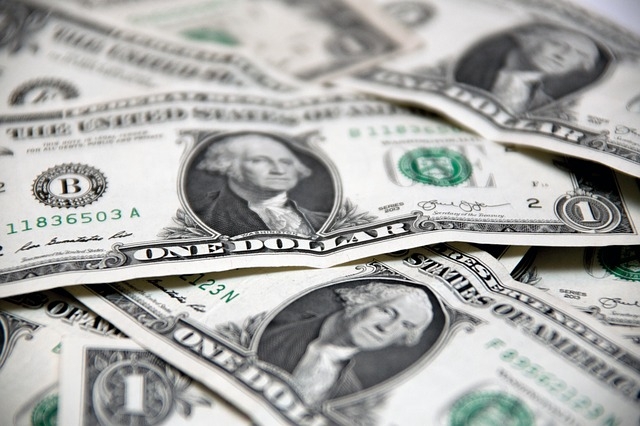 Americký dolar (ilustrační foto).