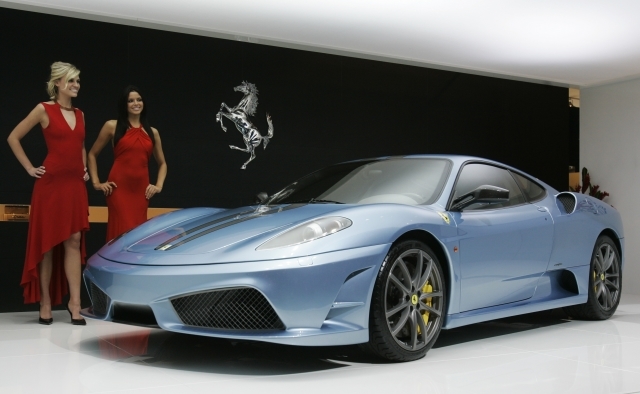 Ferrari 430 Scuderia na výstavě.