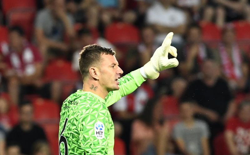 Gólman pražské Slavie Jan Laštůvka.