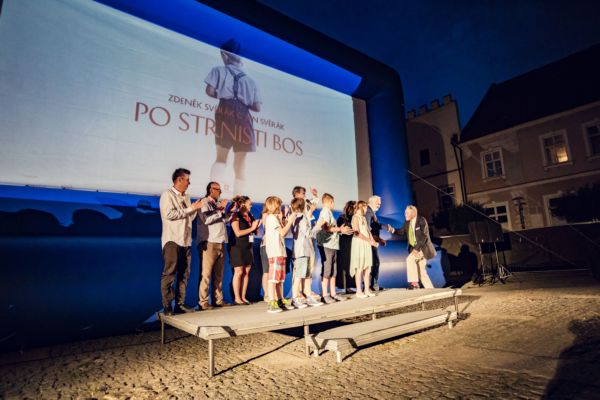  Snímek uvedli vedle režiséra i scenárista Zdeněk Svěrák a herci.