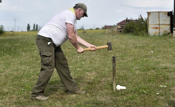 Instalování pachového ohradníku.