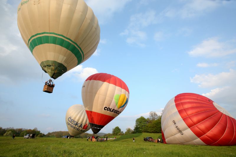 Akce Balony nad hradem se letos zúčastní rekordních 30 vzduchoplavců.