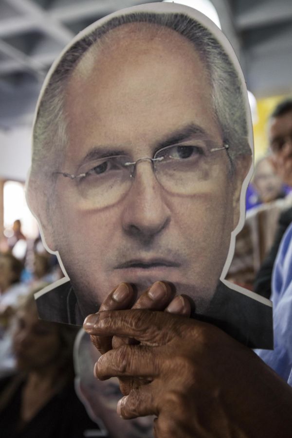 Opoziční vůdce Antonio Ledezma.