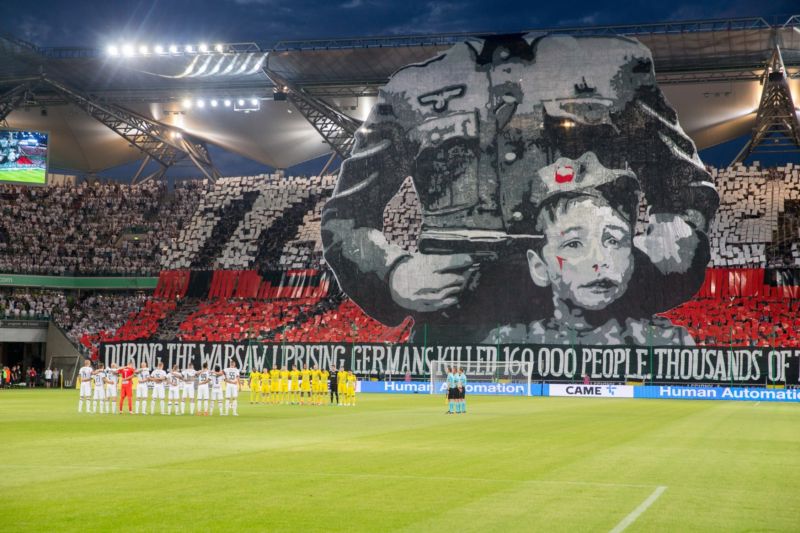 Choreo fanoušků Legie Varšava při zápase s Tiraspolem.