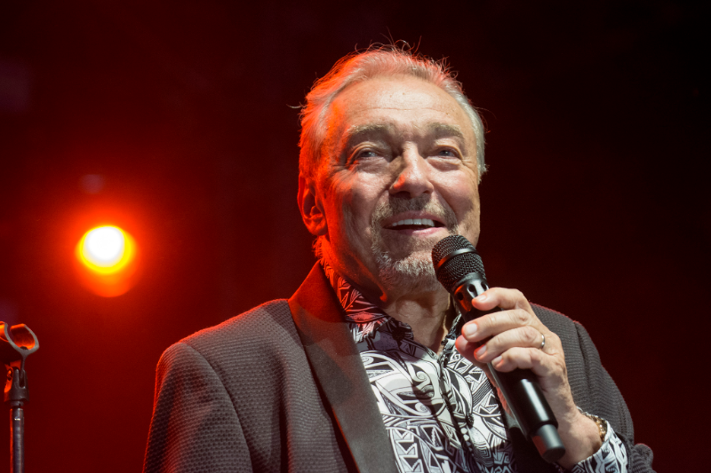Zpěvák Karel Gott. 