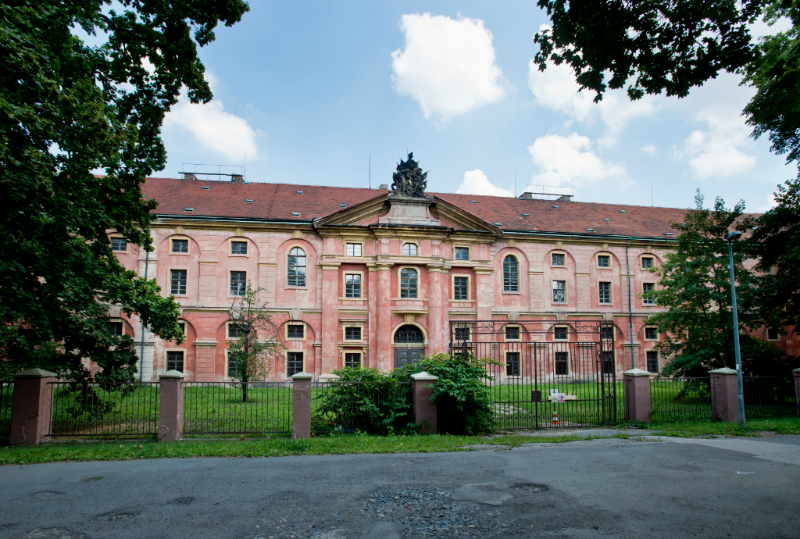 Barokní Invalidovna. 