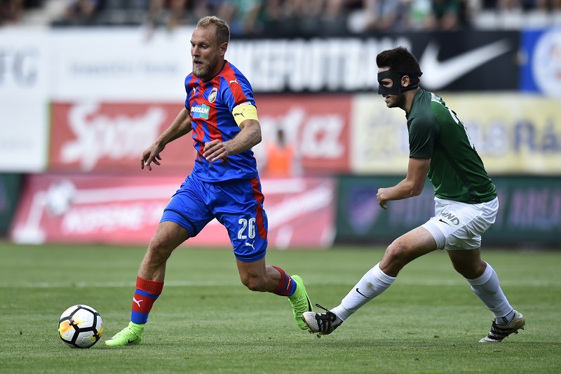 Plzeňský Kolář v souboji proti jabloneckému Kubistovi. 
