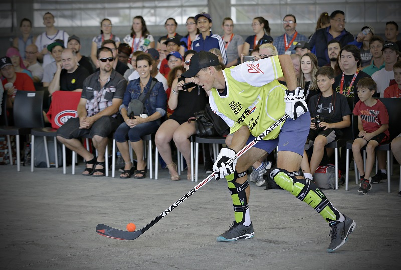 Český tenista Vasek Pospisil proti hvězdám z NHL v Montrealu.