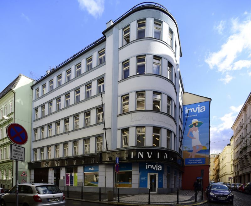Cestovní kancelář Invia. 