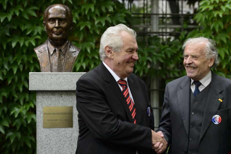 (Zleva) Miloš Zeman a Karel Srp. 