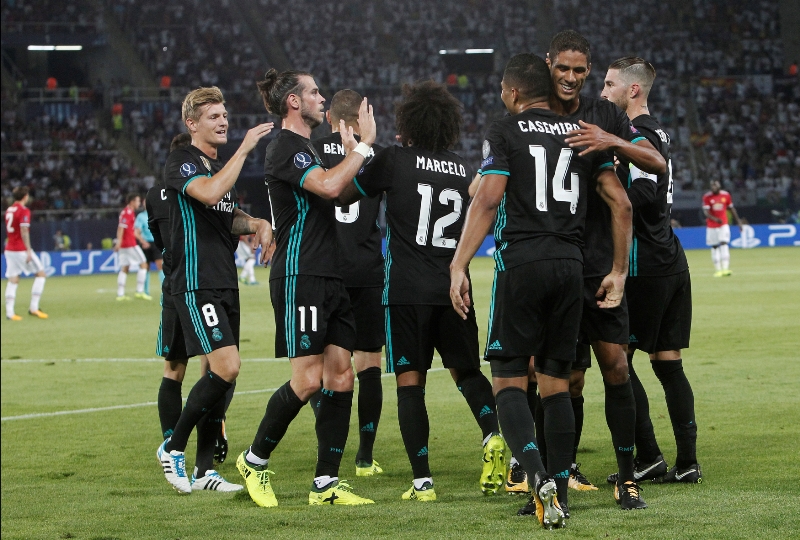 Real Madrid porazil Manchester United 2:1. Vítězný gól zařídil Isco. 