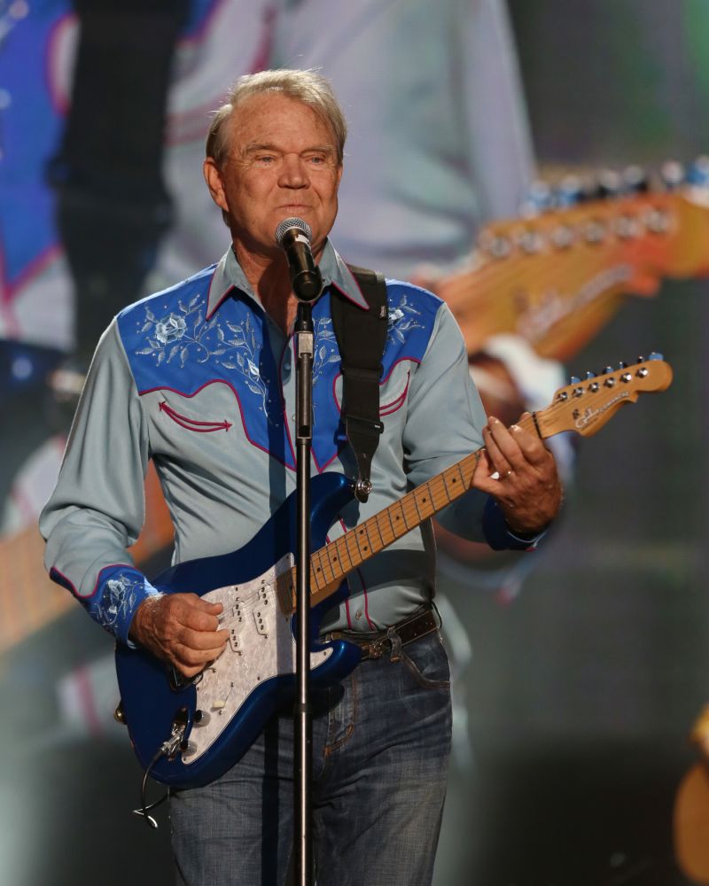 Americký countryový zpěvák Glen Campbell.