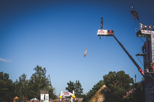 Osmnáctý ročník otevřeného mistrovství České republiky v cliffdivignu Desperados Highjump 2017.