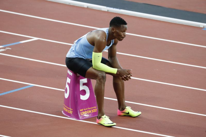 Botswaňan Isaac Makwala se v Londýně nepředstaví ani na čtyřstovce.