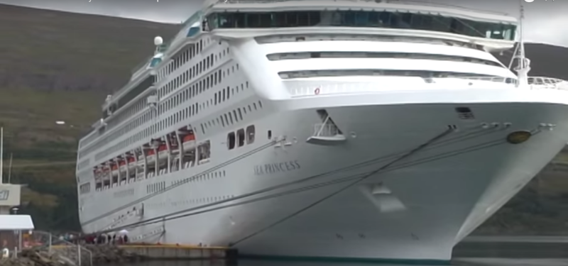 Výletní loď Sea Princess. 