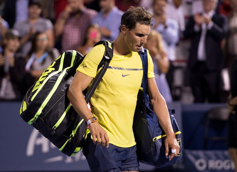 Kanadský mladík Denis Shapovalov senzačně porazil Rafaela Nadala a připravil ho o šanci stát se po turnaji v Montrealu světovou jedničkou. 