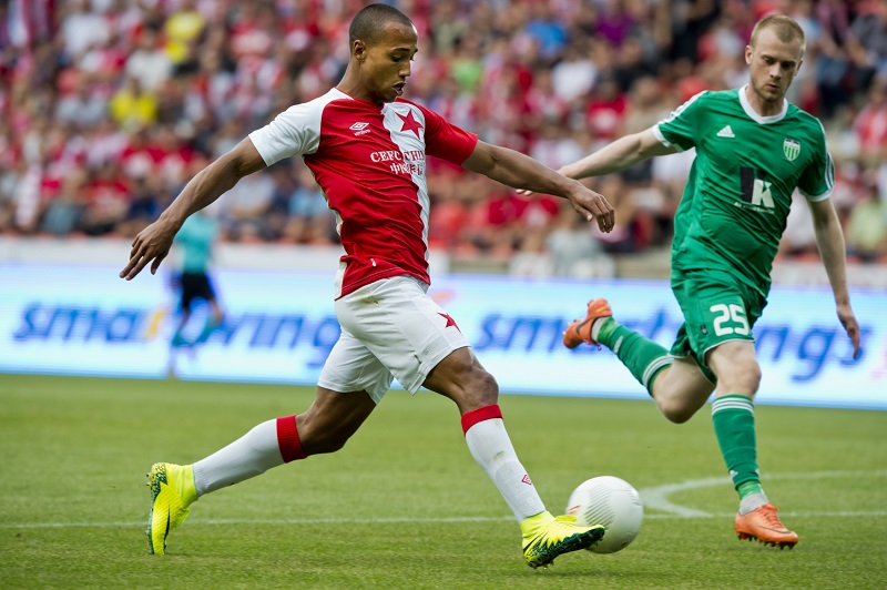 Fotbalový útočník Gino van Kessel v dresu pražské Slavie.