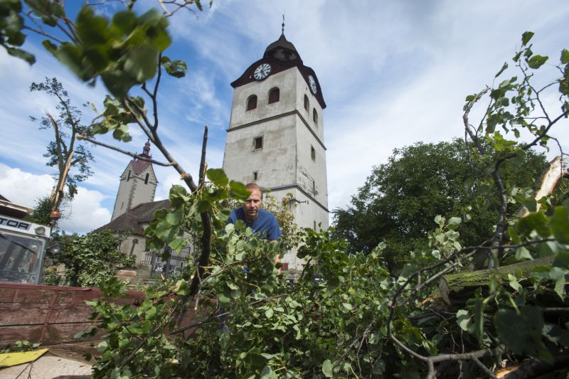 Bohuslavice na Náchodsku zasáhla větrná smršť. Bohuslavice na Náchodsku zasáhla větrná smršť.