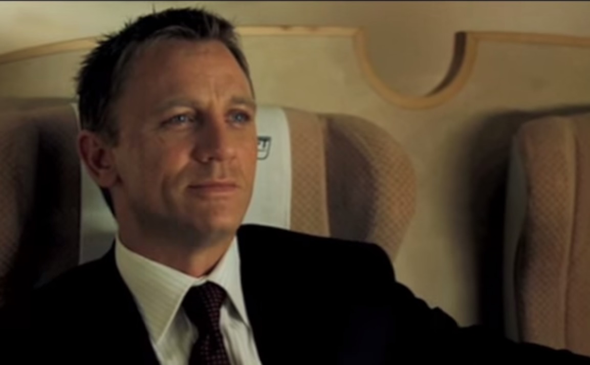 Daniel Craig jako James Bond.