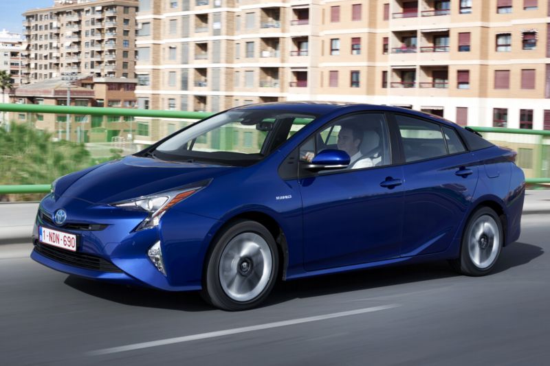 Průkopníkem hybridního pohonu byla na českém trhu Toyota Prius.