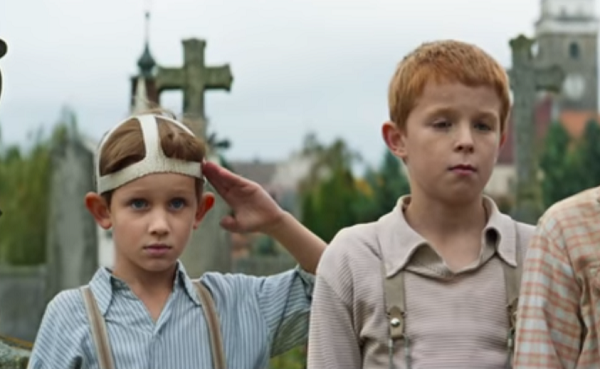Z filmu Po strništi bos. 